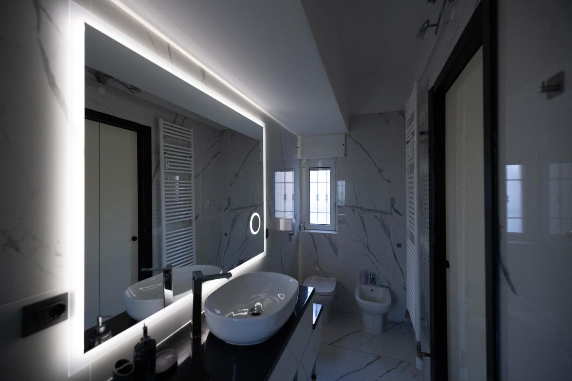 Spazioso Appartamento Con Terrazzo Navigli , Bocconi Milano Dış mekan fotoğraf